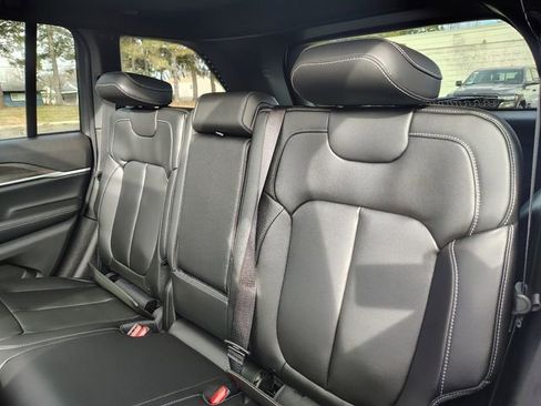 New 2026 Jeep Grand Cherokee Limited w/ Limited Altitude Package AWD/4WD image 30