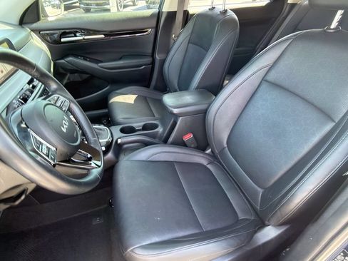 Certified 2025 Kia Seltos EX w/ EX Sunroof Package FWD image 21