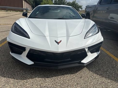 Used 2024 Chevrolet Corvette Stingray Preferred Cpe w/ Z51 Performance Package RWD image 2