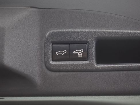 Used 2023 Toyota bZ4X Limited image 12