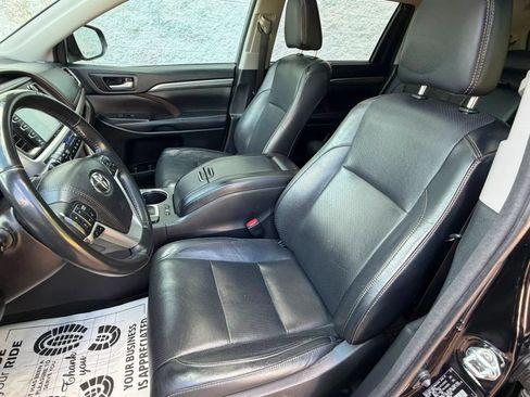 Used 2018 Toyota Highlander Limited FWD image 12