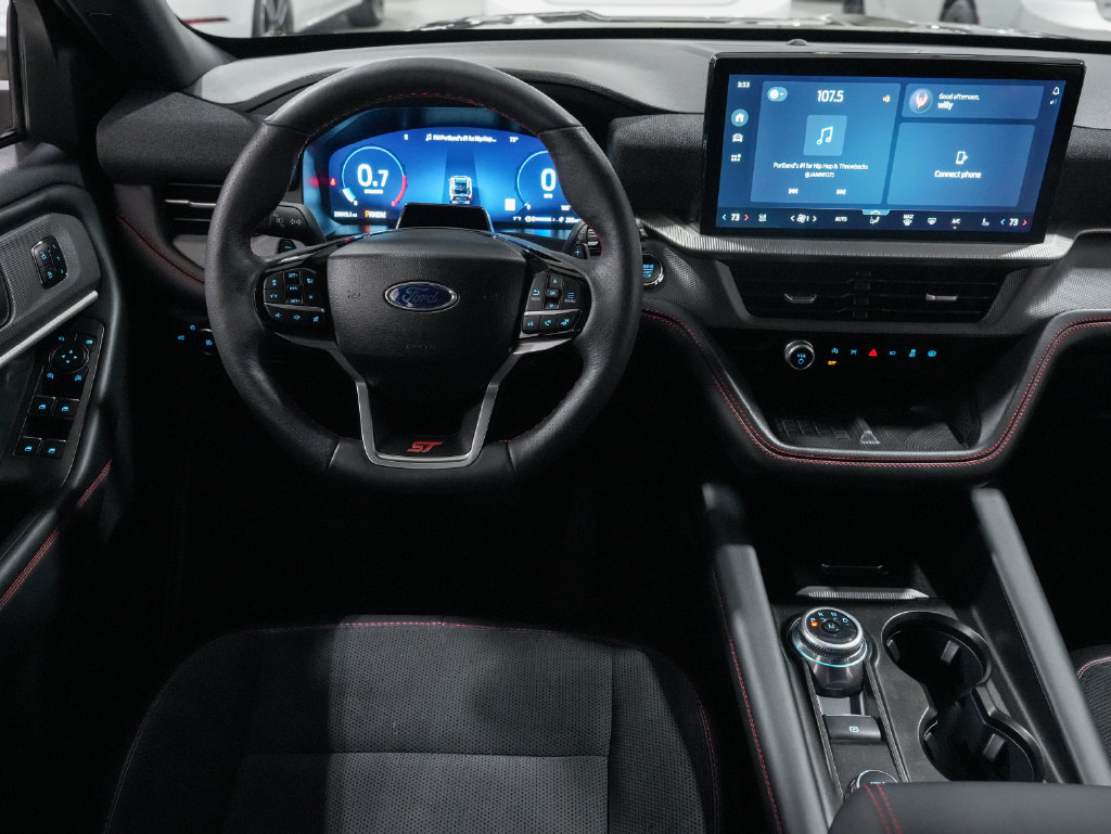 Used 2025 Ford Explorer ST AWD/4WD image 19