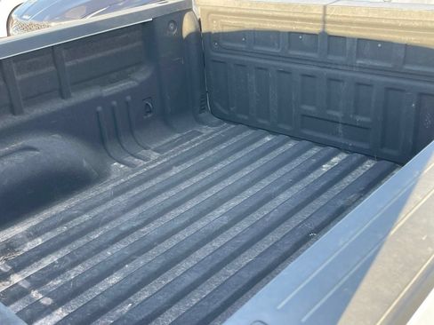 Used 2022 Chevrolet Colorado LT RWD image 6