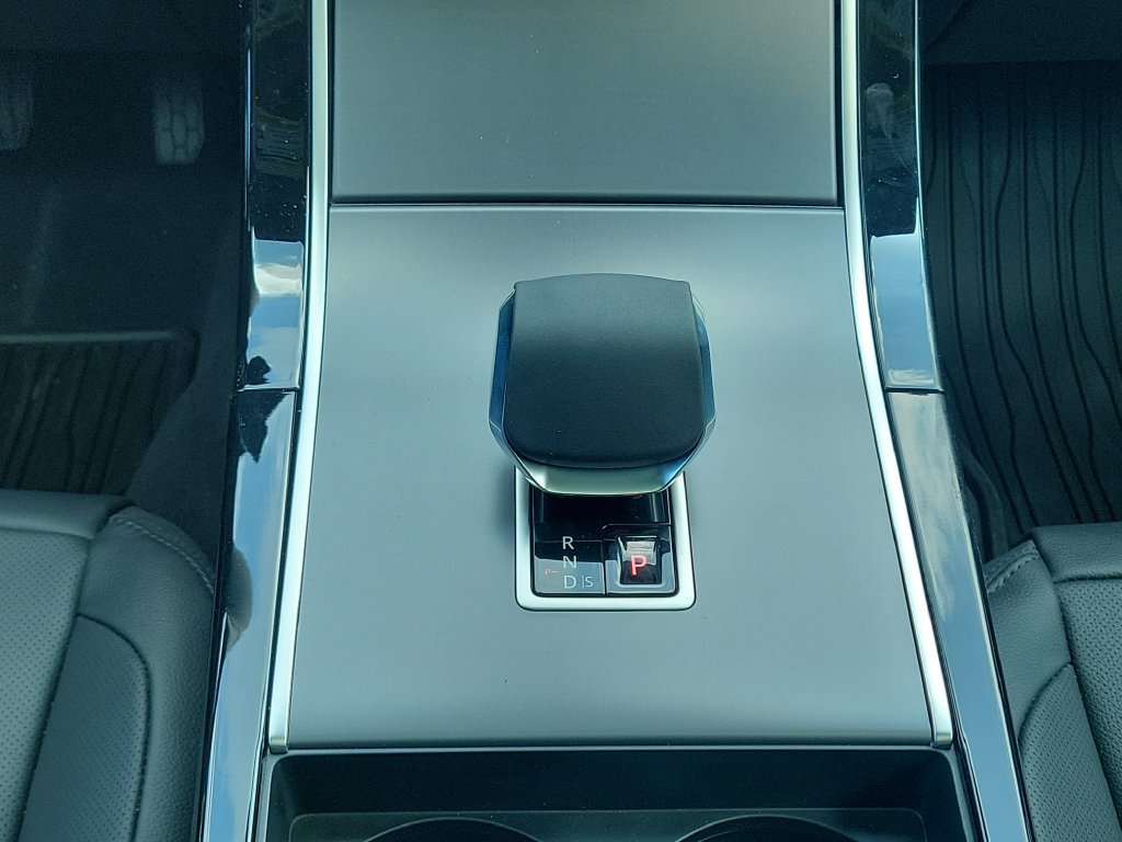 New 2026 Land Rover Range Rover Velar S AWD/4WD image 20