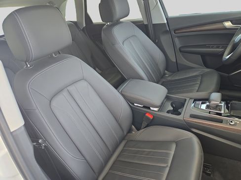 Used 2023 Audi Q5 2.0T Premium w/ Convenience Package AWD/4WD image 16