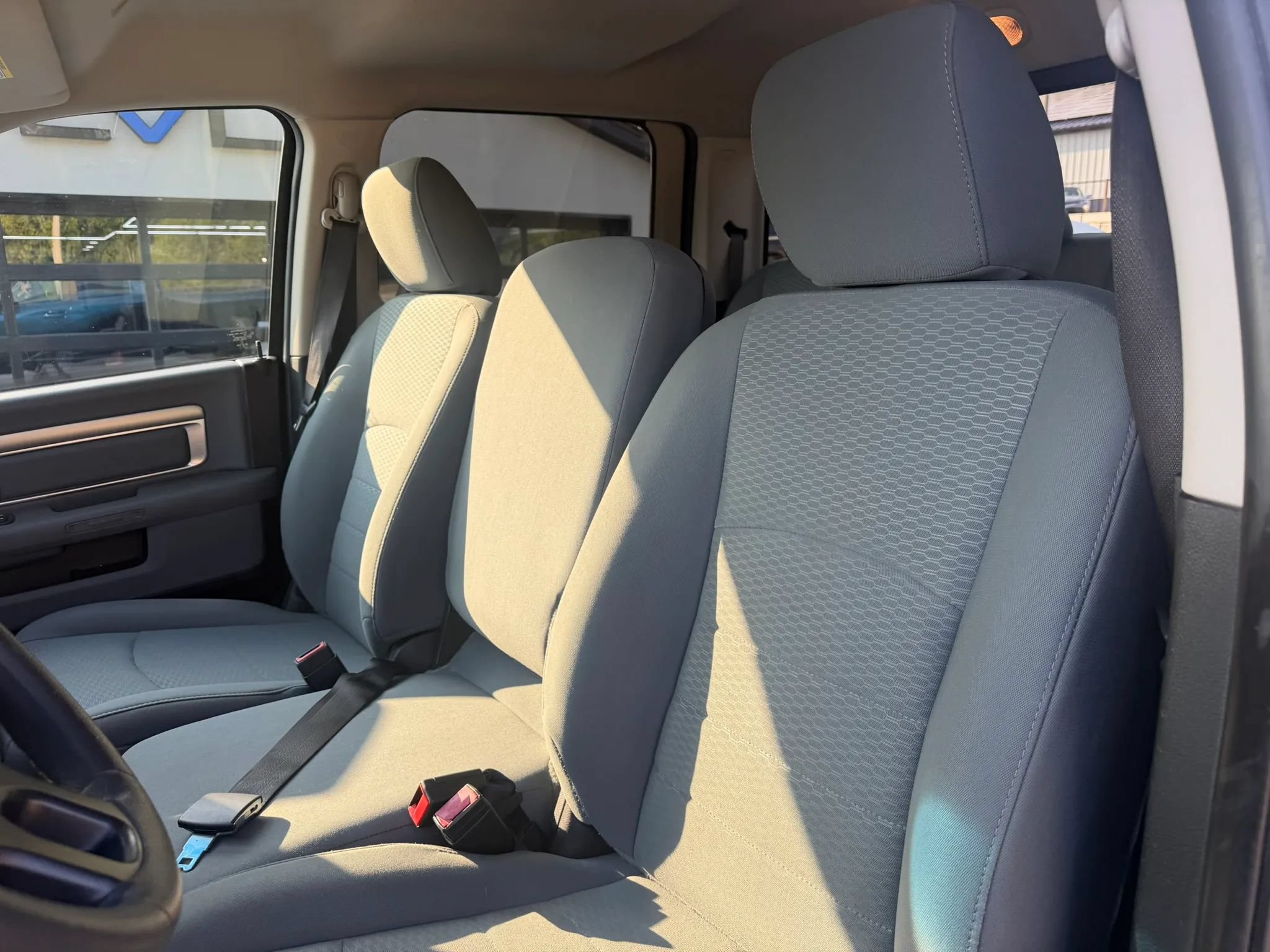Used 2020 RAM 1500 Classic SLT AWD/4WD image 18
