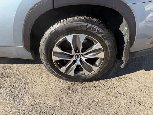 Used 2020 Toyota Highlander XLE image 8