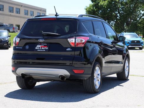 Used 2018 Ford Escape SE w/ SE Sync 3 Package AWD/4WD image 9