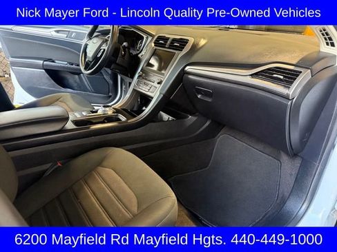 Used 2020 Ford Fusion SE image 20