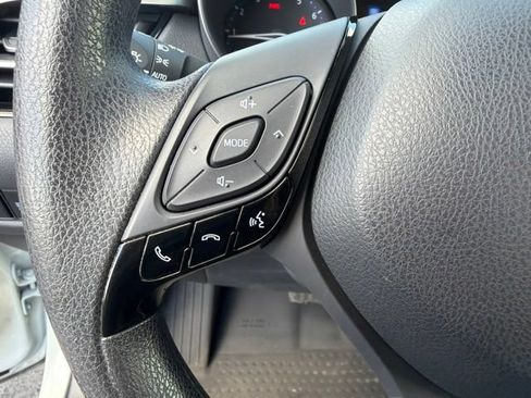 Used 2019 Toyota C-HR LE FWD image 14