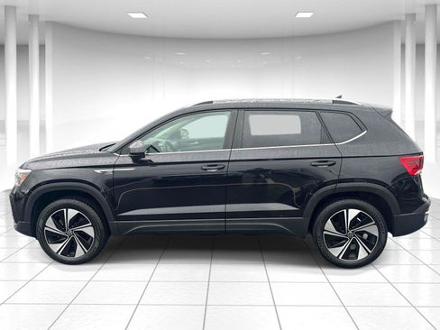 Certified 2024 Volkswagen Taos SE AWD/4WD image 9
