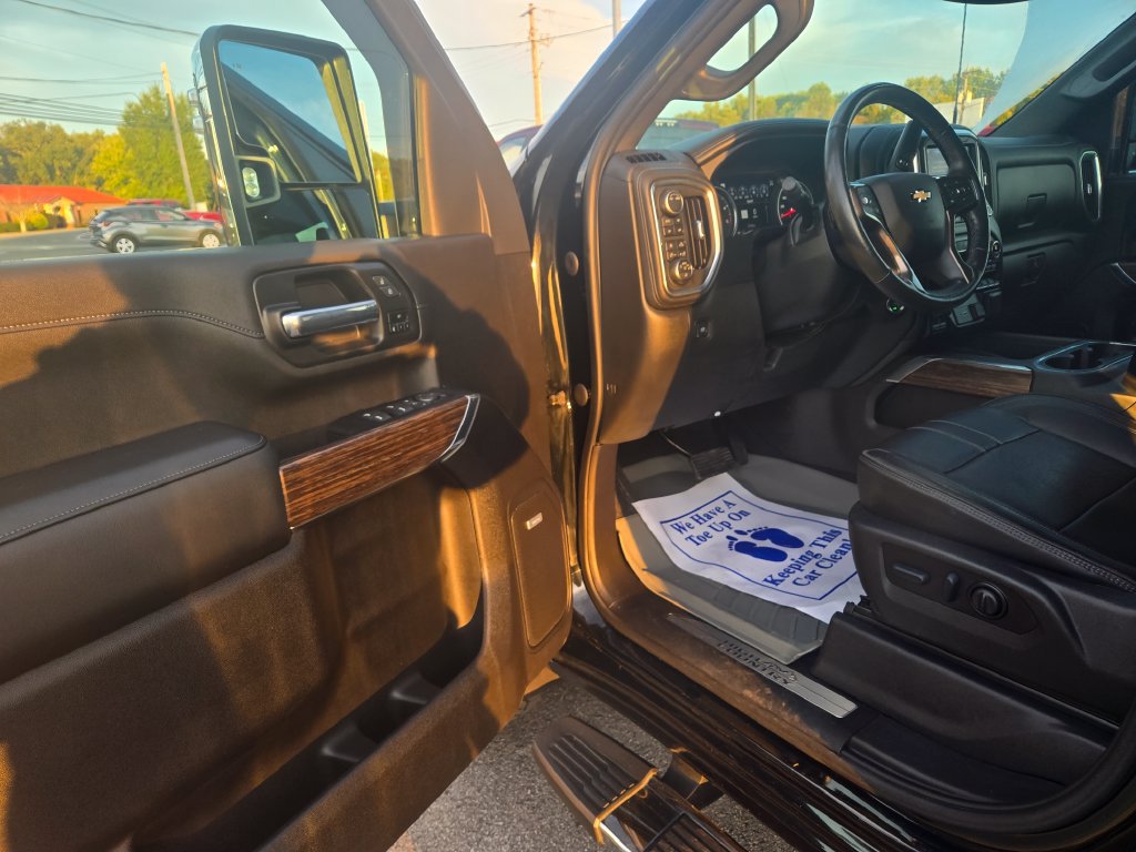Used 2023 Chevrolet Silverado 2500 High Country w/ Z71 Off-Road Package AWD/4WD image 6