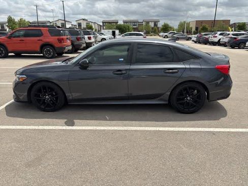 Used 2022 Honda Civic Sport image 2