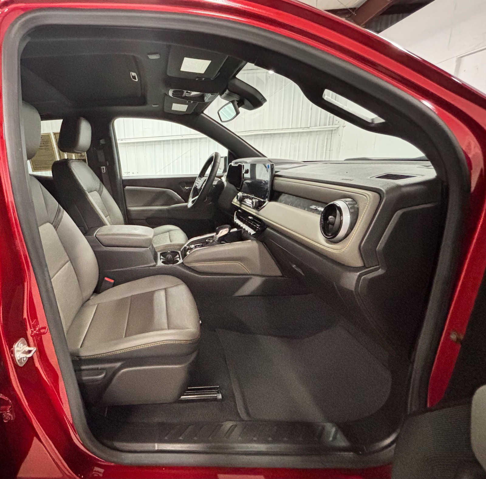 Used 2024 Chevrolet Colorado ZR2 w/ ZR2 Convenience Package III AWD/4WD image 18