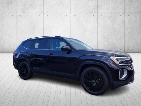 New 2026 Volkswagen Atlas SE image 3