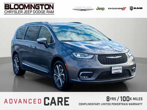 Used 2022 Chrysler Pacifica Pinnacle image 1