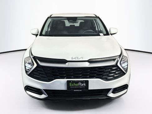 Used 2025 Kia Sportage LX FWD image 2