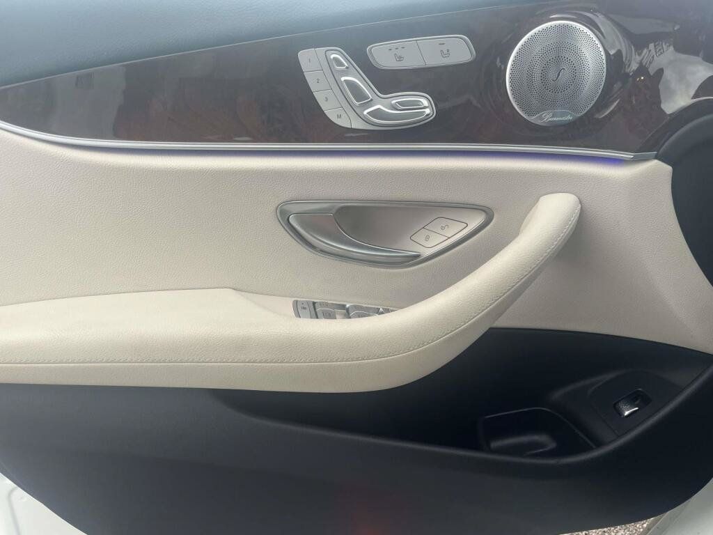 Used 2018 Mercedes-Benz E 400 4MATIC Sedan image 27