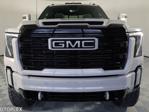 Used 2026 GMC Sierra 2500 AT4X w/ LPO, Black Badging Package AWD/4WD image 2