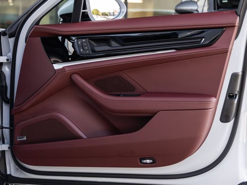 Certified 2026 Porsche Panamera RWD image 45