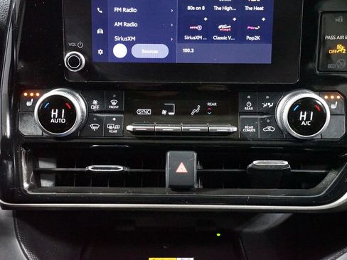 Certified 2024 Toyota Highlander XLE image 20