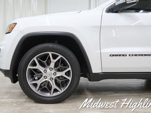 Used 2021 Jeep Grand Cherokee Limited image 15