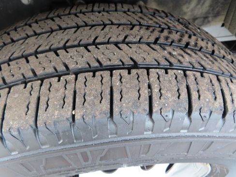 Used 2024 Ford Transit 250 148 Medium Roof Extended AWD image 12