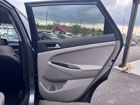 Used 2019 Hyundai Tucson SE image 14
