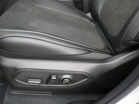 New 2026 Jeep Grand Cherokee Altitude RWD image 12