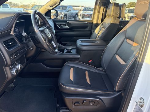 Used 2023 GMC Yukon AT4 w/ AT4 Premium Package image 9