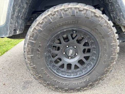 Used 2020 Jeep Gladiator Sport w/ Quick Order Package 24S AWD/4WD image 5