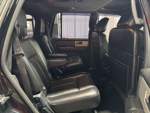 Used 2017 Ford Expedition Limited w/ Equipment Group 301A AWD/4WD image 23