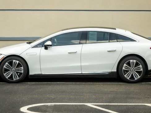 Used 2022 Mercedes-Benz EQS 450+ Sedan image 4