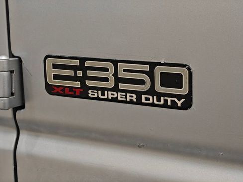 Used 2001 Ford E-350 and Econoline 350 XLT image 30
