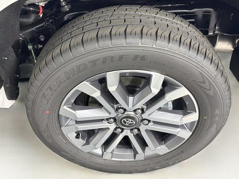 New 2026 Toyota 4Runner Limited AWD/4WD image 32
