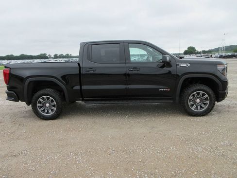 New 2026 GMC Sierra 1500 AT4 w/ AT4 Premium Package AWD/4WD image 3