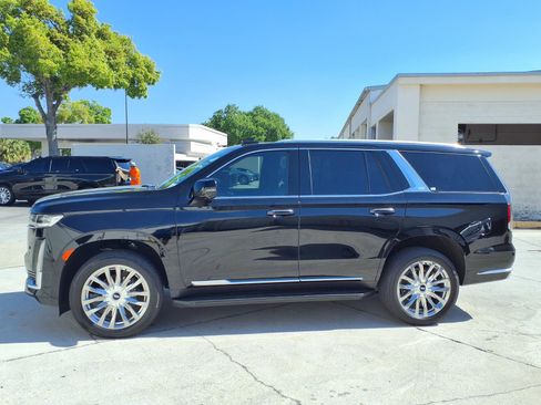 Certified 2024 Cadillac Escalade Premium Luxury image 2