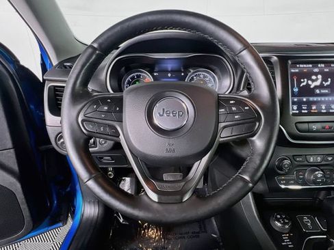 Used 2019 Jeep Cherokee Trailhawk w/ Comfort/Convenience Group AWD/4WD image 19