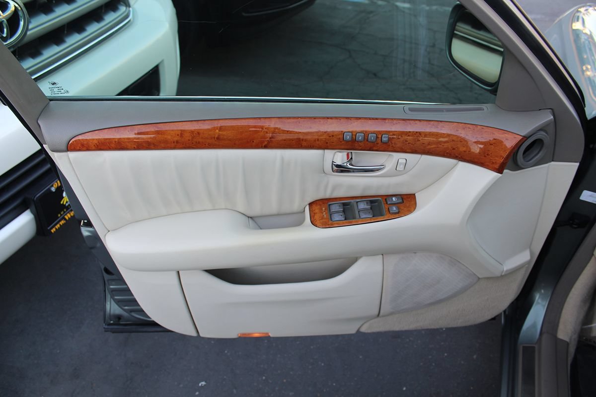 Used 2002 Lexus LS 430 w/ Navigation/Mark Levinson Pkg RWD image 15