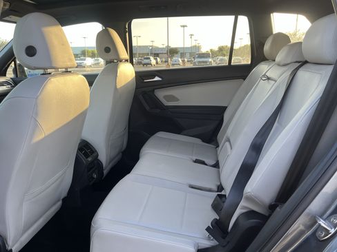 Used 2019 Volkswagen Tiguan SEL Premium R-Line FWD image 29