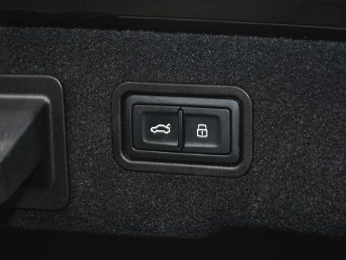Used 2023 Audi S8 w/ S8 Executive Package AWD/4WD image 75