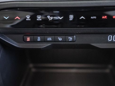 New 2026 Jeep Cherokee Overland image 24