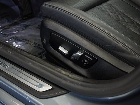 Certified 2022 BMW 530e w/ Premium Package image 23