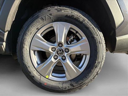 Used 2025 Toyota RAV4 XLE w/ Convenience Package AWD/4WD image 9