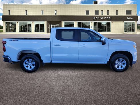 Used 2025 Chevrolet Silverado 1500 LT image 2