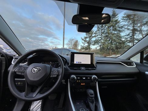 Used 2025 Toyota RAV4 LE image 33