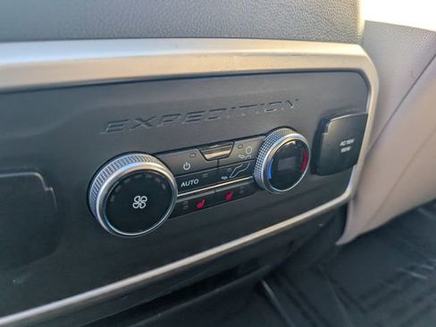 Used 2024 Ford Expedition Max Limited image 25
