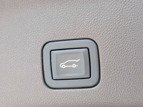 Used 2023 GMC Yukon Denali AWD/4WD image 13