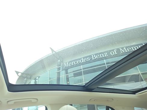 Certified 2022 Mercedes-Benz GLE 350 w/ AMG Line Exterior image 32