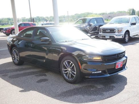 Used 2019 Dodge Charger SXT AWD/4WD image 3